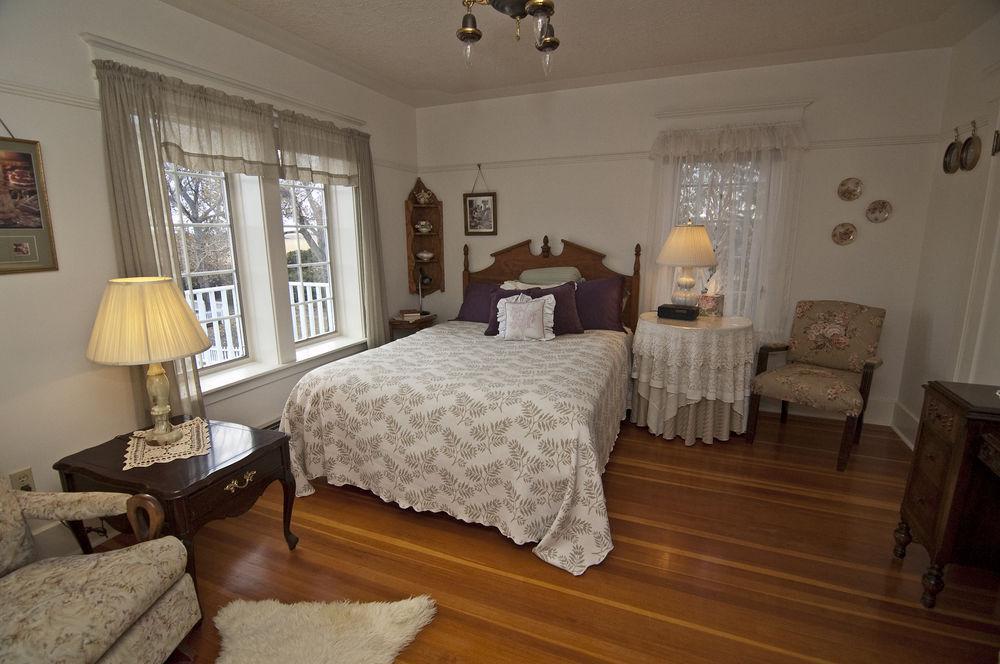 Sproule Heritage Bed & Breakfast Strathmore Extérieur photo